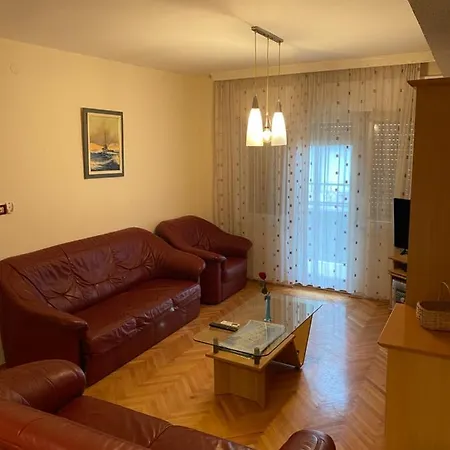Apartman Luka + Free Parking Apartman