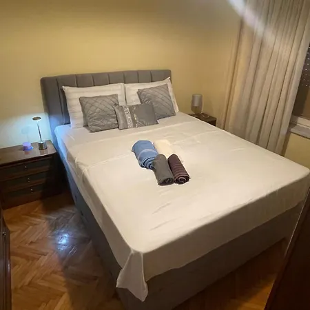 Apartment Apartman Luka + Free Parking *