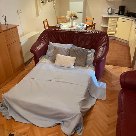 Apartman Luka + Free Parking Apartment
